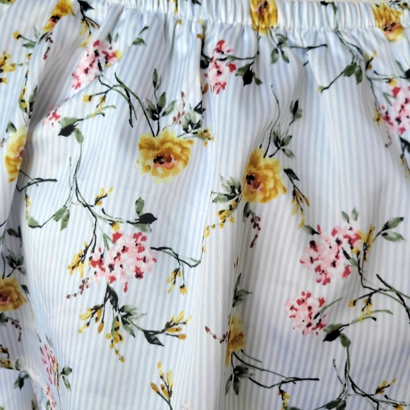 Gimmicks Striped Floral Top Size-Small - Picture 4 of 9